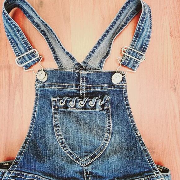 JORDACHE CUT OFF GIRLS OVERALLS SIZE 6/6X - Picture 6 of 8